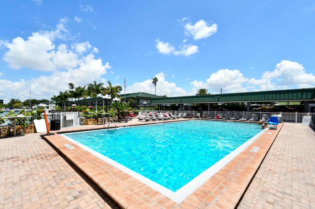 Remodeled, Huge Pool, Tiki Bar & Grill, Quiet Room Sarasota Exterior foto